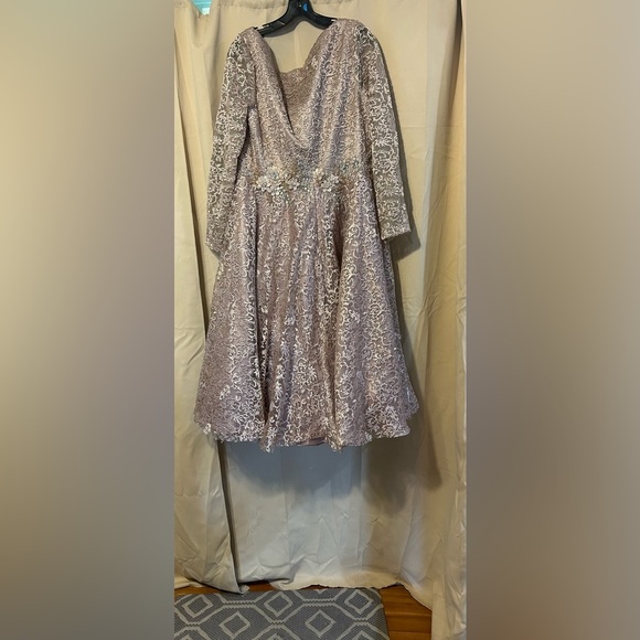 Mac Duggal 112181 NWOT Long Sleeve Tea Length Dress - Picture 5 of 6